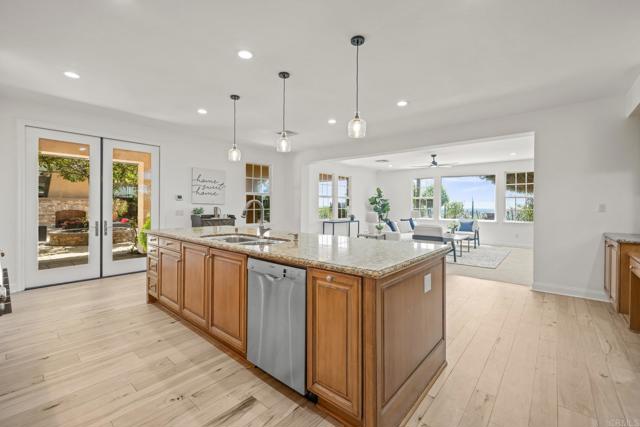 3219 Corte Paloma, Carlsbad CA: https://media.crmls.org/mediaz/fb77b789-1f8f-46c1-a74f-c35c8bb9e865.jpg