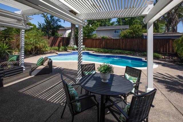 1417 Briarberry Lane, Gilroy CA: https://media.crmls.org/mediaz/fb78bd53-5289-440e-9408-ce7b1ddbc403.jpg