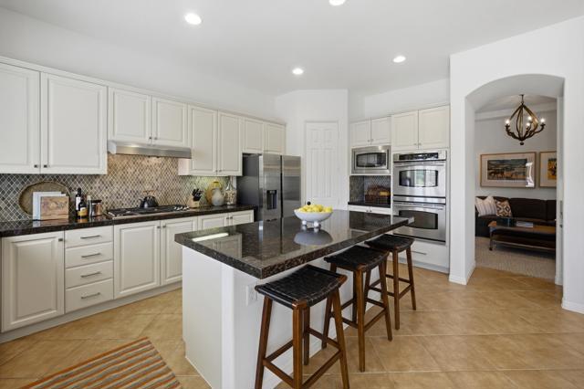 48224 Big Horn Drive, La Quinta CA: https://media.crmls.org/mediaz/fb79634d-e7bc-49b9-af1d-1c2bad2326ab.jpg