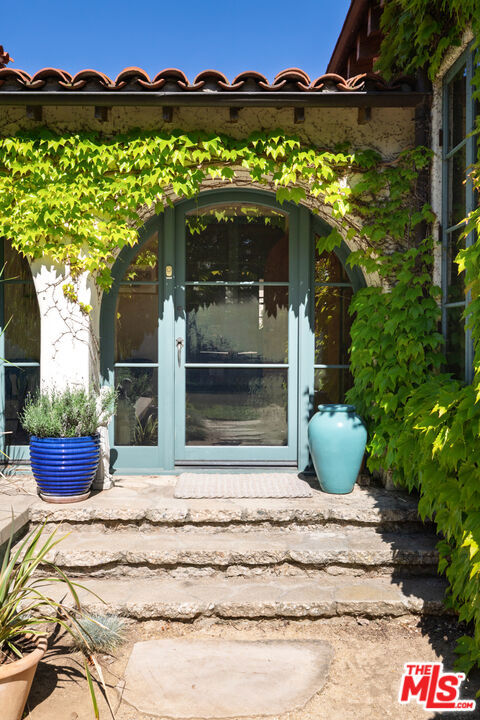 350 N Cliffwood Avenue, Los Angeles CA: https://media.crmls.org/mediaz/fb79974a-8a00-43d8-a851-484d1748a5ea.jpg