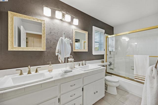 Image 31 of 58 For 7828 Foothill Knolls Dr