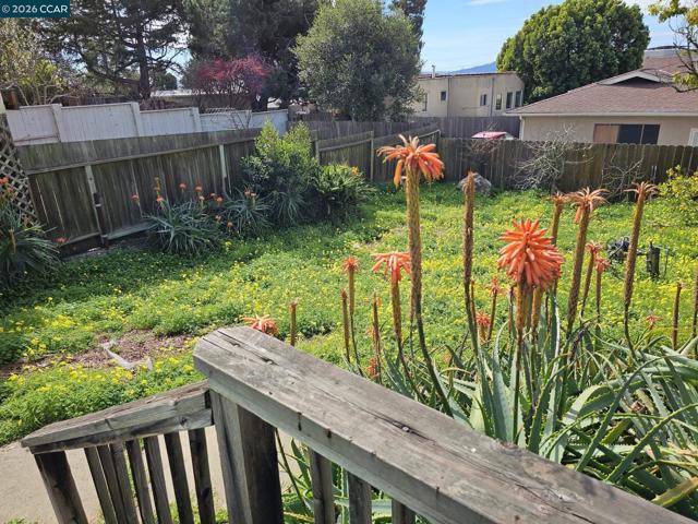 Image 35 of 38 For 627 Kern St  