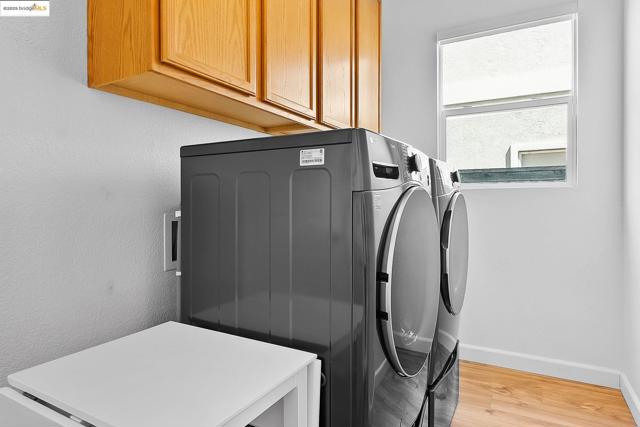 917 Sawyer Way, Brentwood CA: https://media.crmls.org/mediaz/fb7a6609-ebe2-4745-ab28-dda8abe1011f.jpg