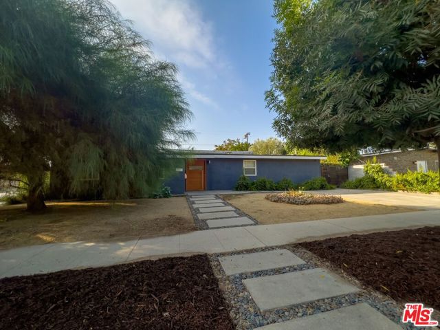 19500 Blythe Street photo 2