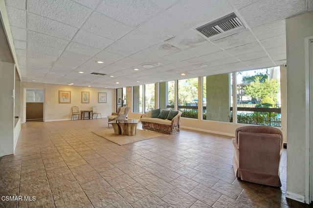 5460 White Oak Avenue, Encino CA: https://media.crmls.org/mediaz/fb7b1e18-91d4-42ac-ba02-44a09bc7be1a.jpg