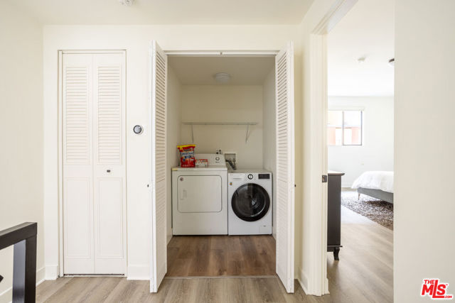 1823 N Fuller Avenue, Los Angeles CA: https://media.crmls.org/mediaz/fb7b59f2-009a-41fc-8656-be80e7e4c064.jpg