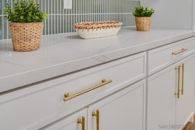 12575 Oaks North Dr., San Diego CA: https://media.crmls.org/mediaz/fb7bf359-4a58-444f-91d9-18d082f934f4.jpg