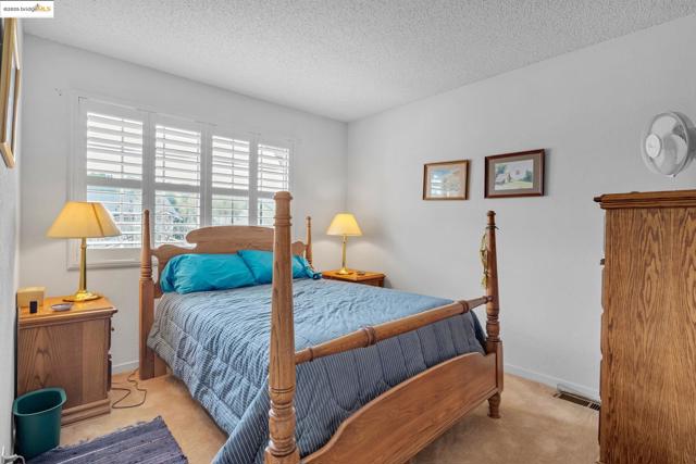 363 Limerick Way, Vacaville CA: https://media.crmls.org/mediaz/fb7c06fb-c3ea-4dc3-b0eb-3bbf0148bd68.jpg
