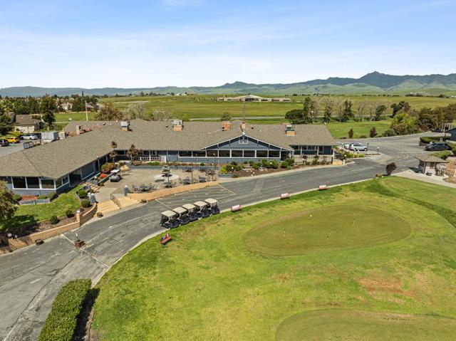 15 Carol Anns Court, Hollister CA: https://media.crmls.org/mediaz/fb7c0d82-3113-4080-a67d-72403b8a190c.jpg