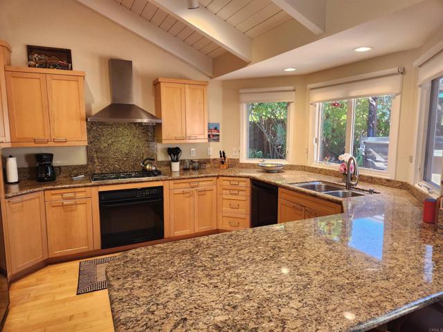 Detail Gallery Image 9 of 42 For 7245 Carpa Court, Carlsbad,  CA 92009 - 3 Beds | 2 Baths