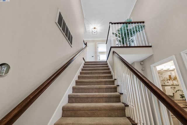 204 Franciscan Dr, Danville CA: https://media.crmls.org/mediaz/fb7d1368-c017-400a-b8c0-10da3d7b6c19.jpg