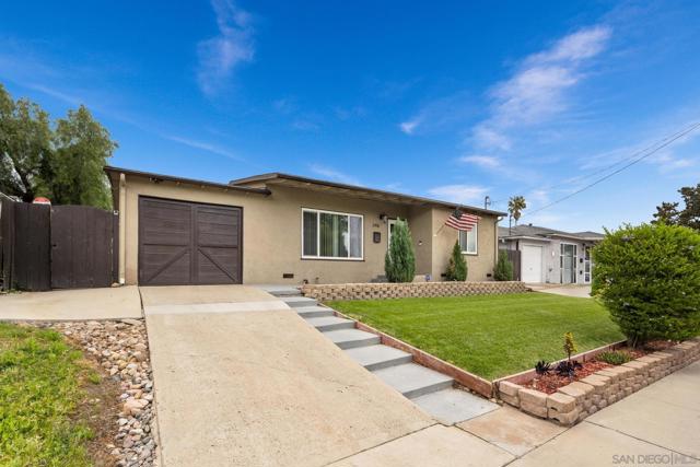 346 El Monte Rd, El Cajon CA: https://media.crmls.org/mediaz/fb7d1b6a-d398-4038-878f-23ecc722da7d.jpg