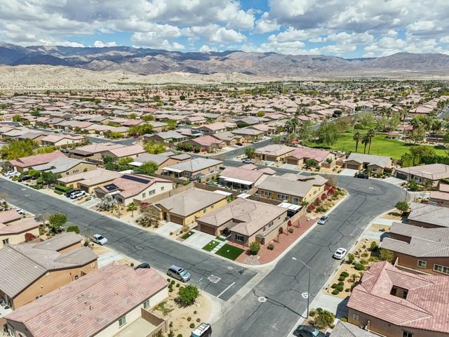 42912 Gazapo Court, Indio CA: https://media.crmls.org/mediaz/fb7d3a8b-26d9-4f71-b9d2-d110971b3a00.jpg