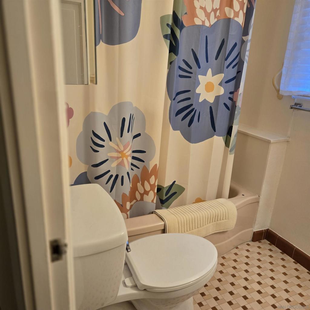 https://media.crmls.org/mediaz/fb7d5409-ed59-409f-b265-a3f26484ca3a.jpg?preset=X-Large