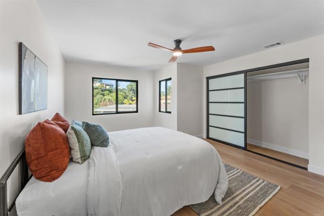 5777 Desert View Drive, La Jolla CA: https://media.crmls.org/mediaz/fb7e2df9-169f-4cce-bd7b-5eb8713e8ab2.jpg