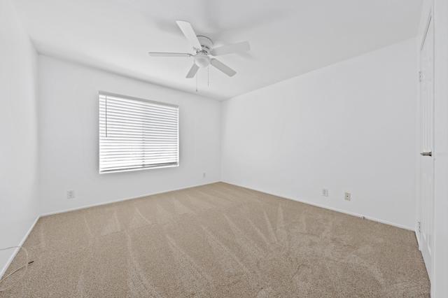 Image 16 of 35 For 43376 Cook St  220
