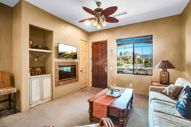 Image 14 of 35 For 50700 Santa Rosa Plaza  5