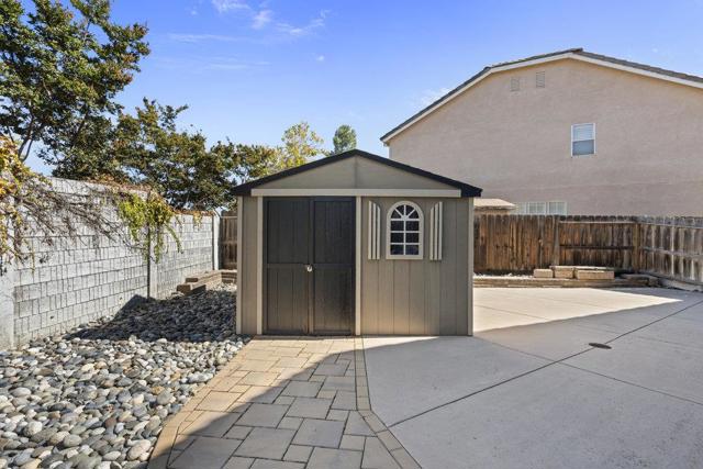 2230 Ventana Court, Hollister CA: https://media.crmls.org/mediaz/fb7ecc84-a993-4036-b143-f28d74638f11.jpg