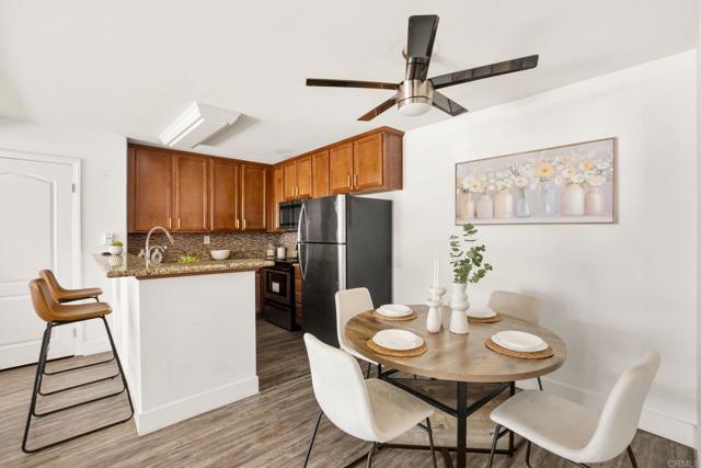 3456 Castle Glen Dr, Mission Valley CA: https://media.crmls.org/mediaz/fb7ed0d1-f192-41e8-b65c-780c7528ed15.jpg