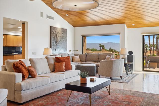 73231 Mariposa Drive, Palm Desert CA: https://media.crmls.org/mediaz/fb7f3708-7eb9-4d78-9747-efb322bf7d60.jpg