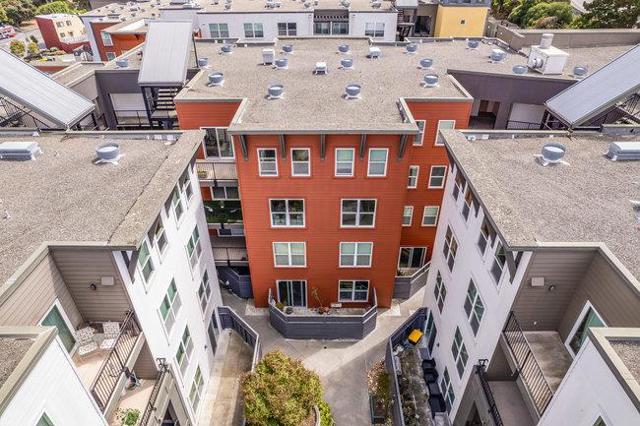 8200 Oceanview Terrace, San Francisco CA: https://media.crmls.org/mediaz/fb7f3cb8-5f6f-43fb-8692-a581db87c35f.jpg