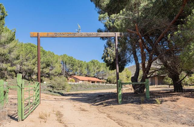 33900 Fabry Road, Soledad CA: https://media.crmls.org/mediaz/fb7f4f97-5794-4385-abba-53330ecf5f24.jpg