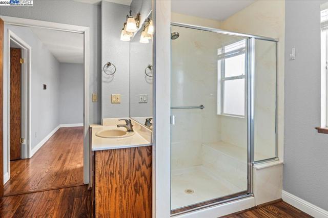 4095 Robin Ln, Castro Valley CA: https://media.crmls.org/mediaz/fb7f73f5-2db9-4a18-ba4b-08507f592440.jpg