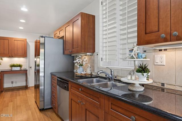 Detail Gallery Image 15 of 62 For 1610 Edgewater Ln, Camarillo,  CA 93010 - 3 Beds | 2/1 Baths