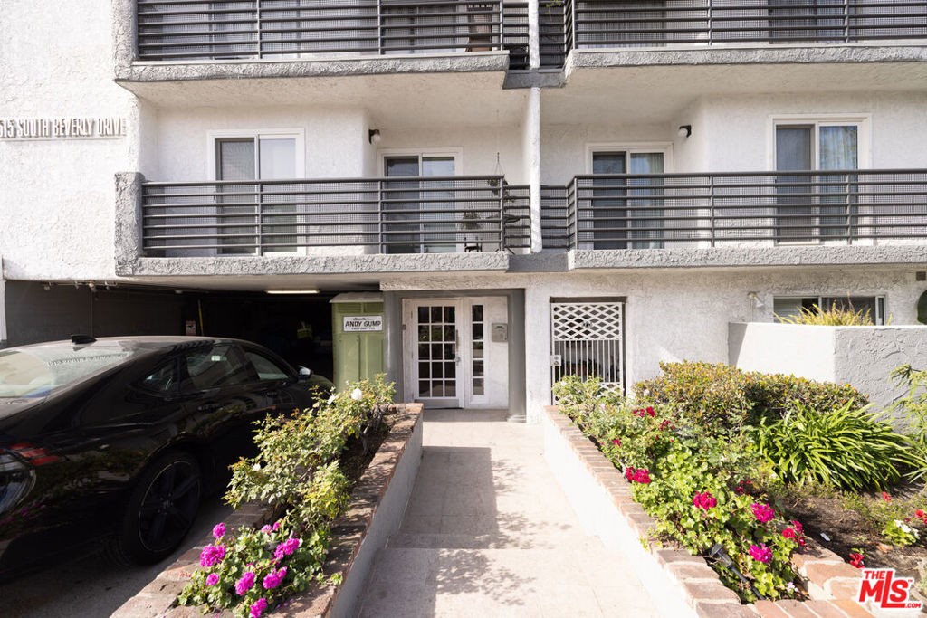 1515 S Beverly Drive #309