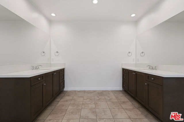 20810 Spruce Circle photo 39