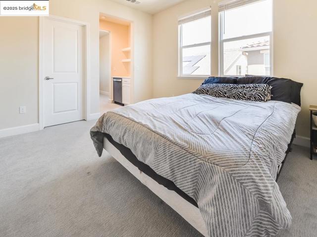270 Guthrie Lane, Brentwood CA: https://media.crmls.org/mediaz/fb80d235-5d9e-4691-8e76-49dddb0fd614.jpg