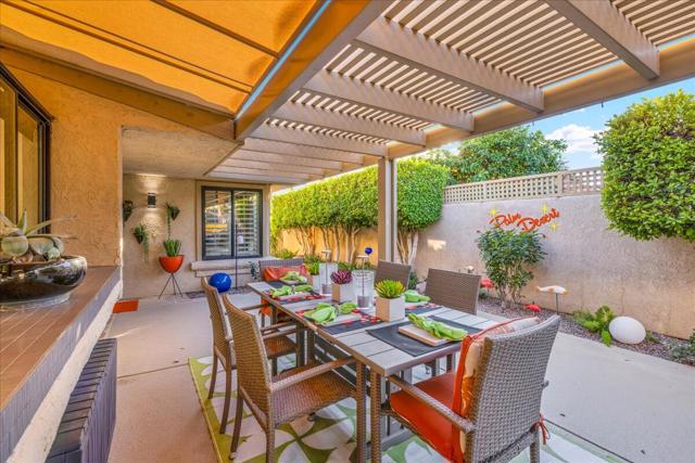 44 Acapulco Drive, Palm Desert CA: https://media.crmls.org/mediaz/fb80f586-3b9c-415f-933d-ca22f8b2cd89.jpg