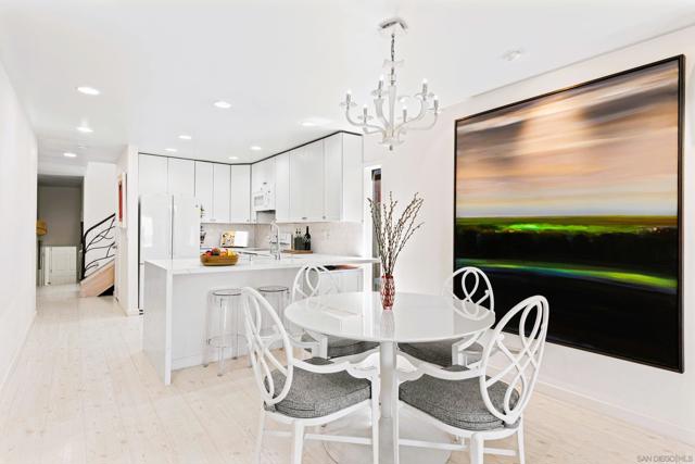 194 Neptune Ave, Encinitas CA: https://media.crmls.org/mediaz/fb813270-b7a9-41d6-965a-a65bee4beb8c.jpg