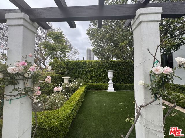 921 S Spaulding Avenue, Los Angeles CA: https://media.crmls.org/mediaz/fb8160db-400a-46cb-baef-02a5e1a2f6d3.jpg