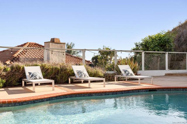 5838 Yokohama Ct, San Diego CA: https://media.crmls.org/mediaz/fb819f40-3761-438d-8bb5-052f97474bd6.jpg