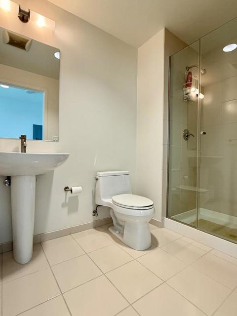 338 Spear Street, San Francisco CA: https://media.crmls.org/mediaz/fb82c53a-f0e7-40f2-88e5-0d6d16f58a2e.jpg