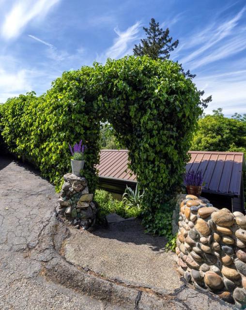 646 Blue Ridge Drive, Boulder Creek CA: https://media.crmls.org/mediaz/fb83886d-8aa2-4379-87a9-80ad983cd1d1.jpg