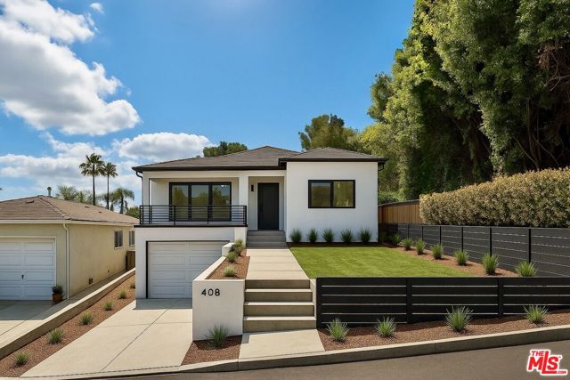 408 W Manchester Avenue, Playa del Rey CA: https://media.crmls.org/mediaz/fb83ce22-c4e3-4671-bad6-a246a682bf87.jpg