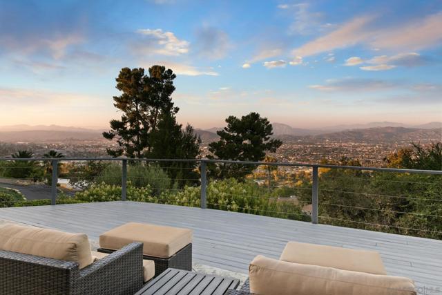 5030 Helix Ter, La Mesa CA: https://media.crmls.org/mediaz/fb845e19-8b1f-48e3-921b-9a17728c4986.jpg