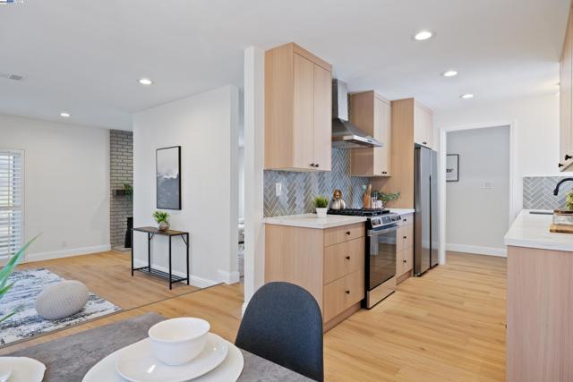 4501 Alice Way, Union City CA: https://media.crmls.org/mediaz/fb84db4d-3e5b-4c50-a1ca-155ce3ffc066.jpg