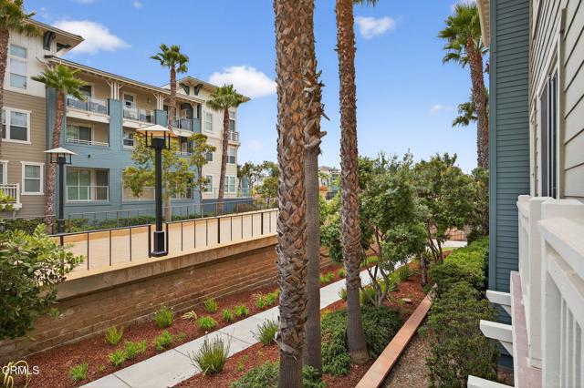 1423 Windshore Way, Oxnard CA: https://media.crmls.org/mediaz/fb84ee99-f236-4efe-a15c-c68b6d77cb70.jpg