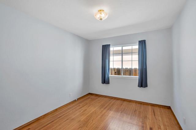 250 San Carlos Avenue, Redwood City CA: https://media.crmls.org/mediaz/fb863cde-468a-4844-8d11-06e20f338c14.jpg