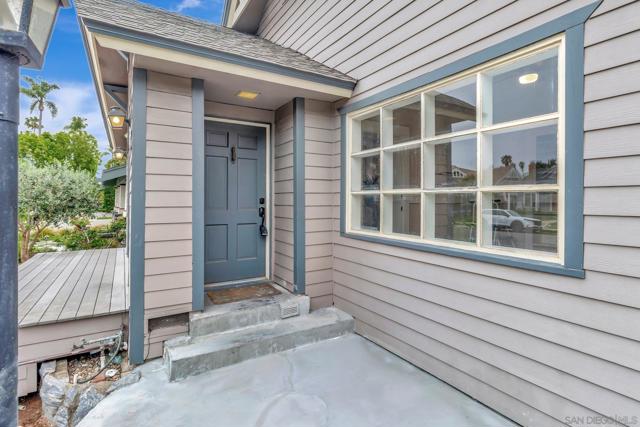 4232 Arden Way, San Diego CA: https://media.crmls.org/mediaz/fb886294-962a-4a70-9d8f-d6b054f151a6.jpg