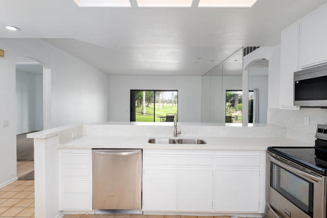 67564 Lagos Way, Cathedral City CA: https://media.crmls.org/mediaz/fb8a52dd-6771-4ea9-b5cb-e54f40d9d43e.jpg