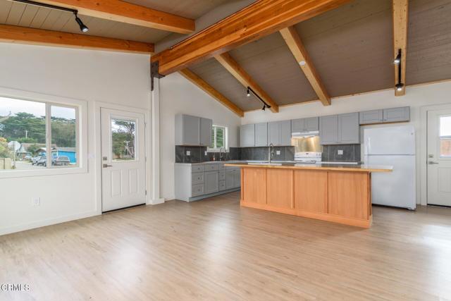 340 Main Street, Point Arena CA: https://media.crmls.org/mediaz/fb8adcf7-94ca-4c0a-9e31-84822c510cc2.jpg