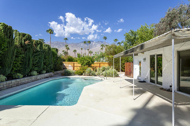 2963 E Orella Circle, Palm Springs, CA 92264