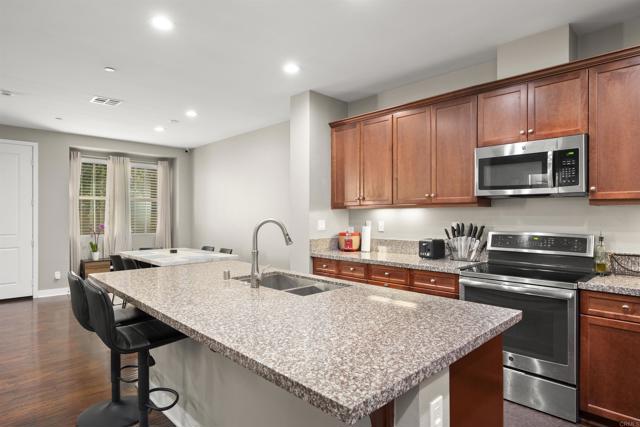 7508 EAGLE Drive, Santee CA: https://media.crmls.org/mediaz/fb8b2410-ae9e-426e-8c16-397b8f1dba3c.jpg