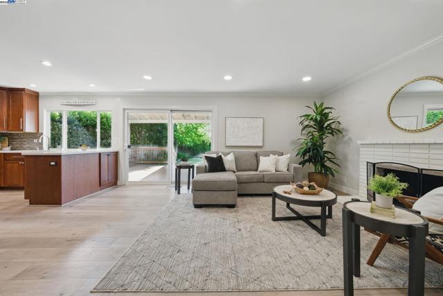 2387 Gomes Rd, Fremont CA: https://media.crmls.org/mediaz/fb8b6067-f22c-4fb1-ac66-1ec154fc621b.jpg