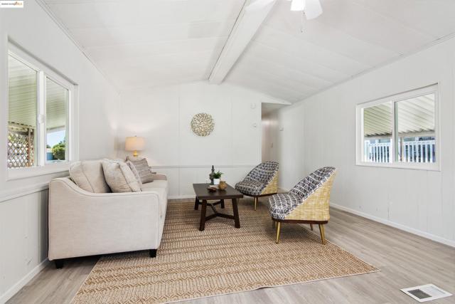 301 Alcott Ct, Bethel Island CA: https://media.crmls.org/mediaz/fb8ba6e6-c3cb-43f4-a4f6-915116e4be48.jpg