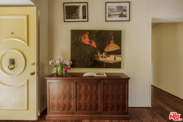 7917 Woodrow Wilson Drive, Los Angeles CA: https://media.crmls.org/mediaz/fb8c9eb2-e4f4-4d73-bdbf-8dd1118016fb.jpg